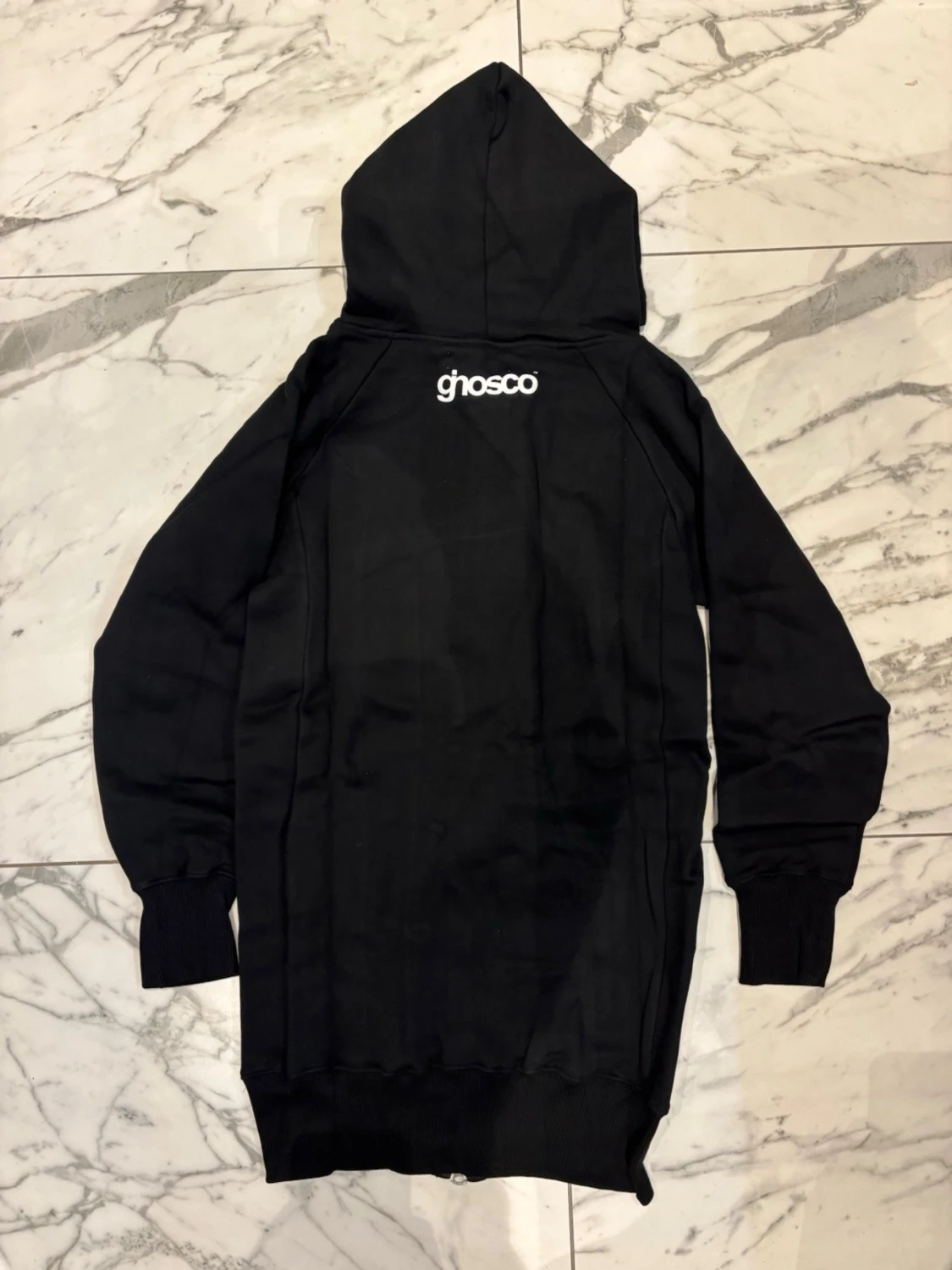 Svart hoodie med dragkedja  - 2