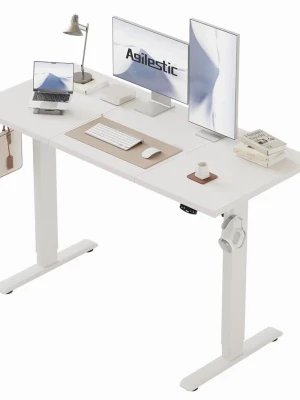 Vitt höj- och sänkbart skrivbord - Elektriskt höj- och sänkbart skrivbord i vitt med modern design. Bordet har rektangulär form, metallben och kontrollpanel för justering av höjd mellan 72 och 116 cm. Perfekt för flera skärmar, laptop och tillbehör. Passar till hemmakontor eller gaming setup. Bordet är helt ny och oöppnad. Hör gärna av dig om du är intresserad!