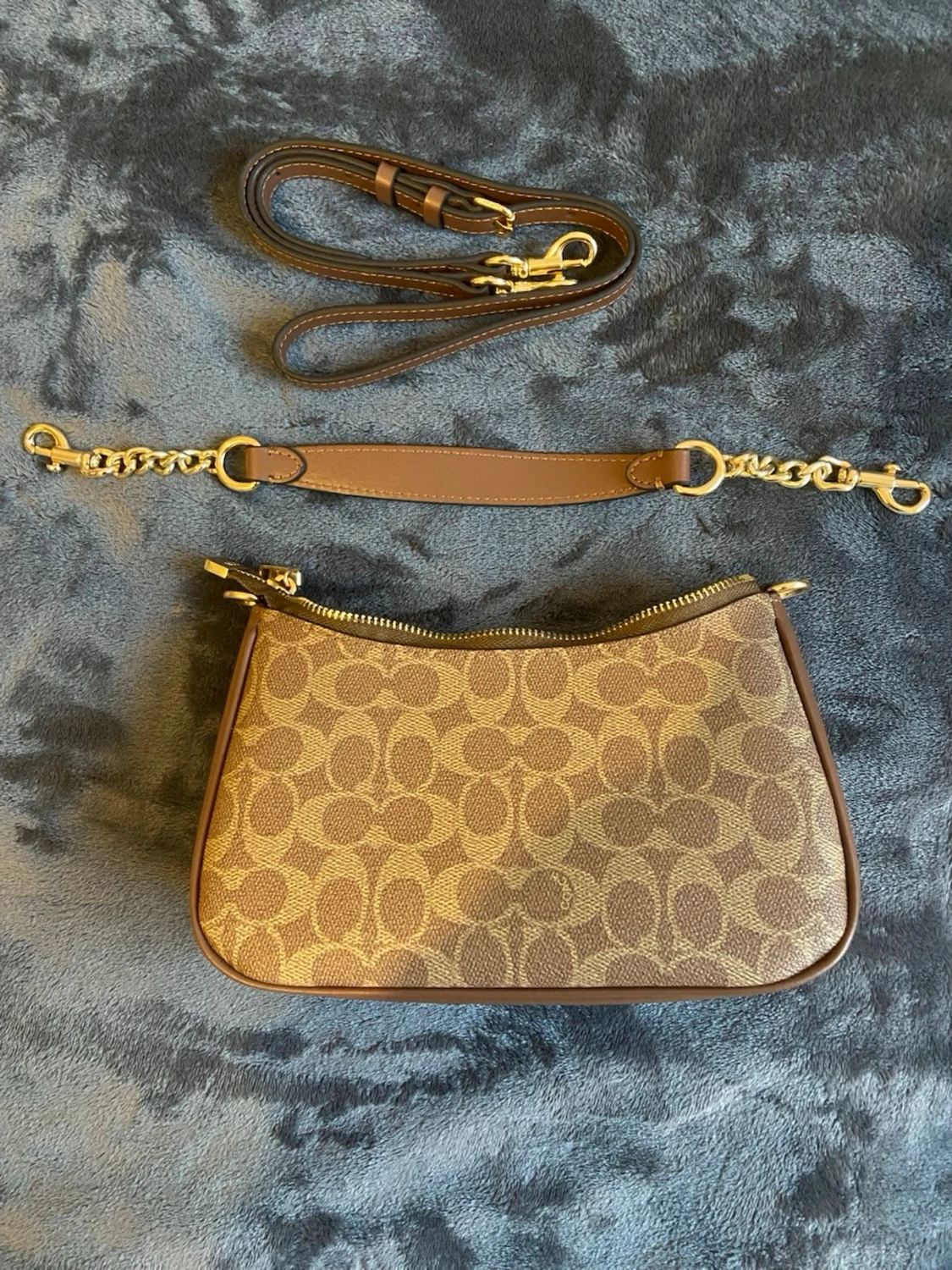 Brun handväska från Coach - 2