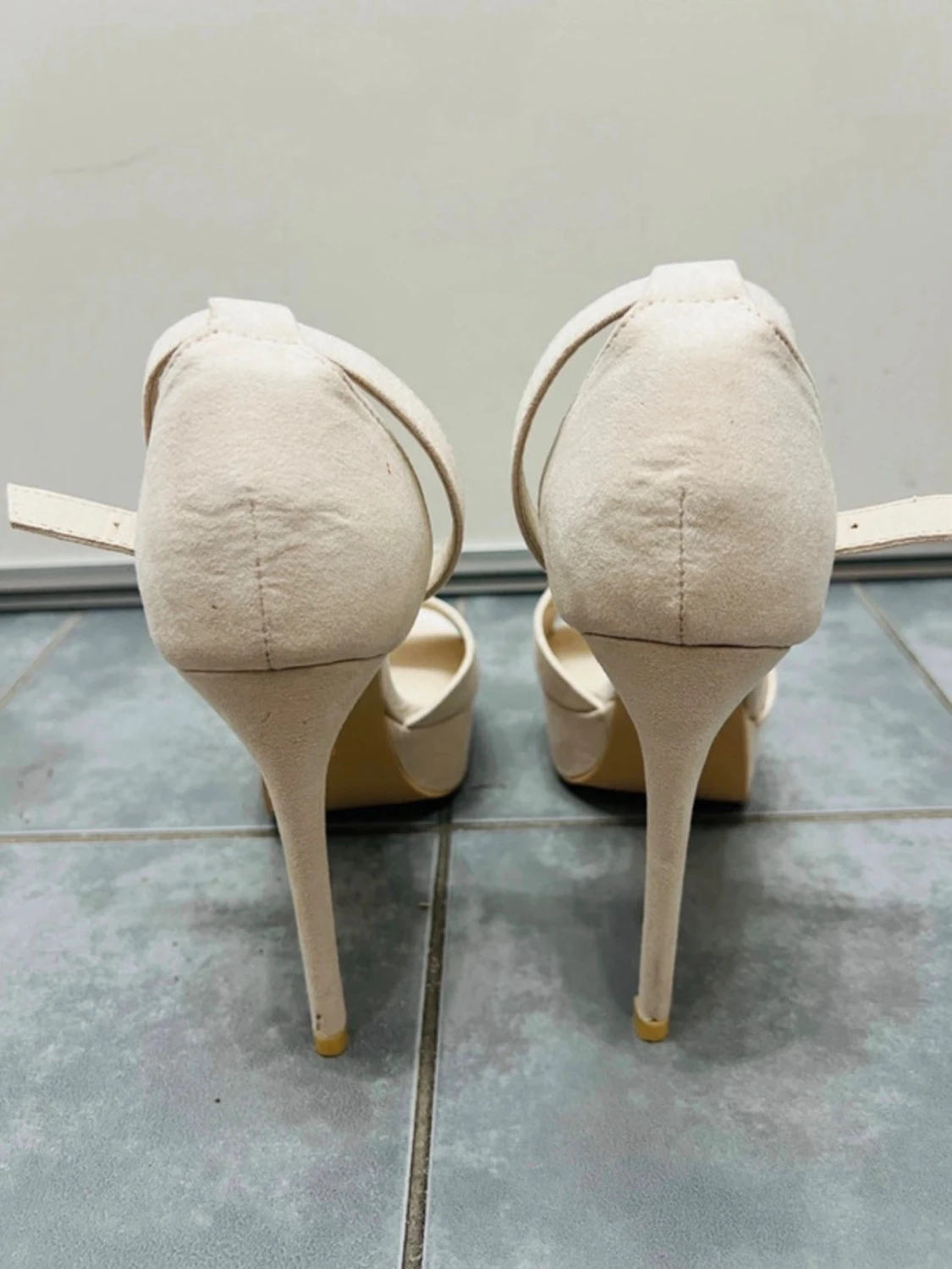 Beige pumps med hög klack från NLY Shoes - 2