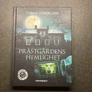 Prästgårdens hemlighet - Prästgårdens hemlighet, av Tobias Söderlund. För barn