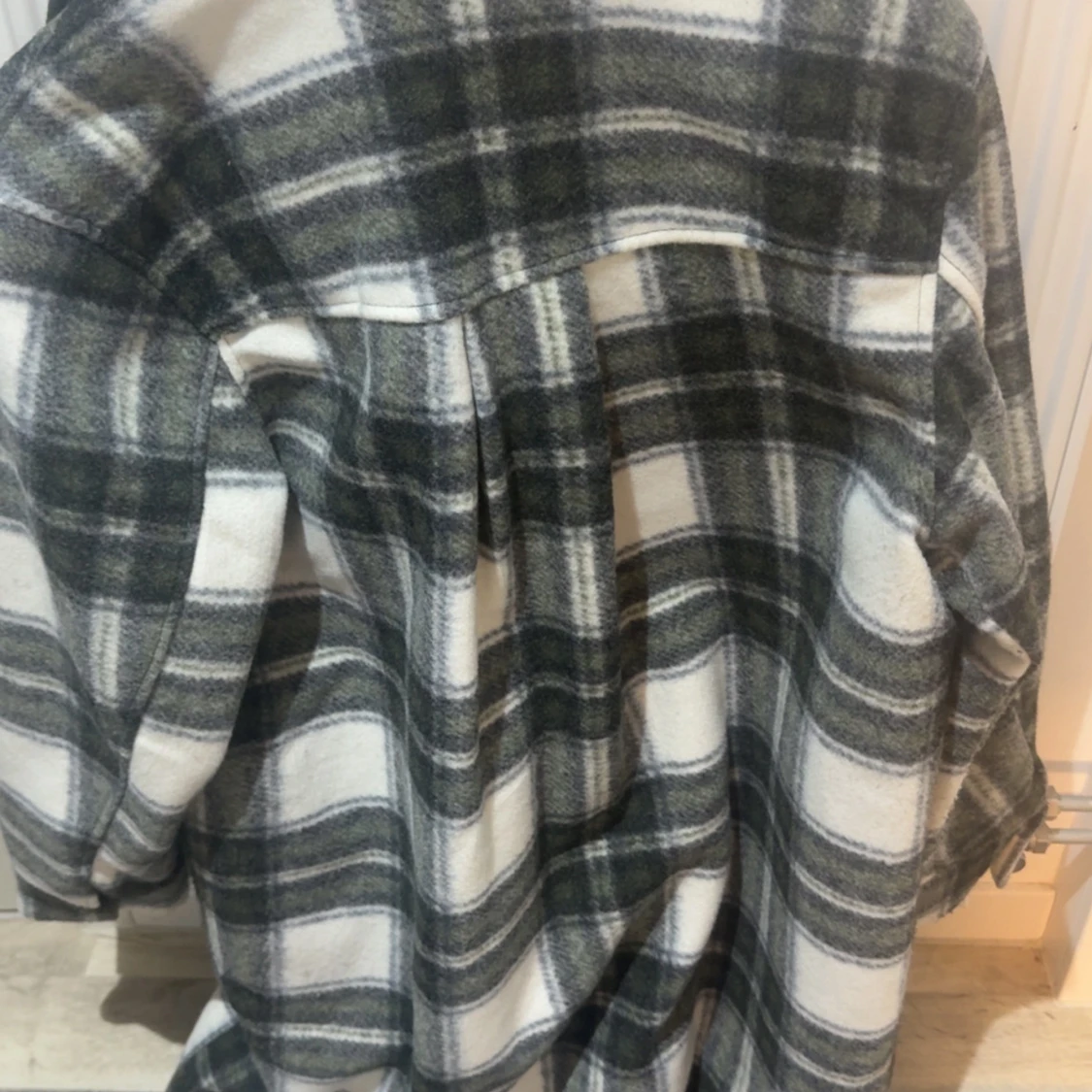 Rutig overshirt i ull från H&M - 1