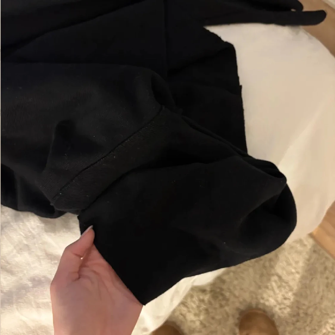 Svart polotröja med krage  - 4