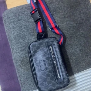 Väska - Helt ny. Inte använd 