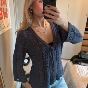 Stickad kofta - älskar💞💞  Står size 16 men passar mig som är xs/s