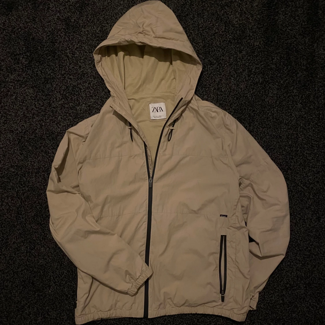 Beige vindjacka från Zara - 1