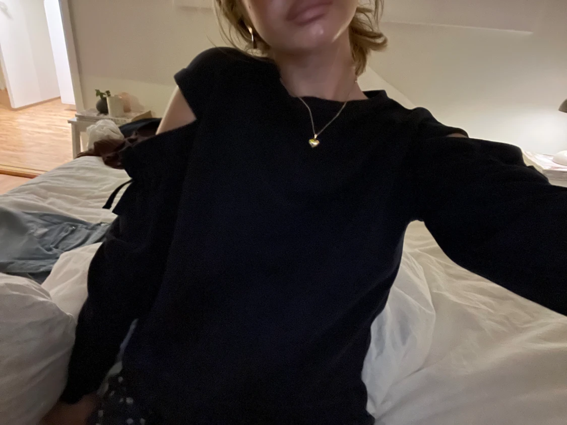 Svart långärmad tröja med snörning