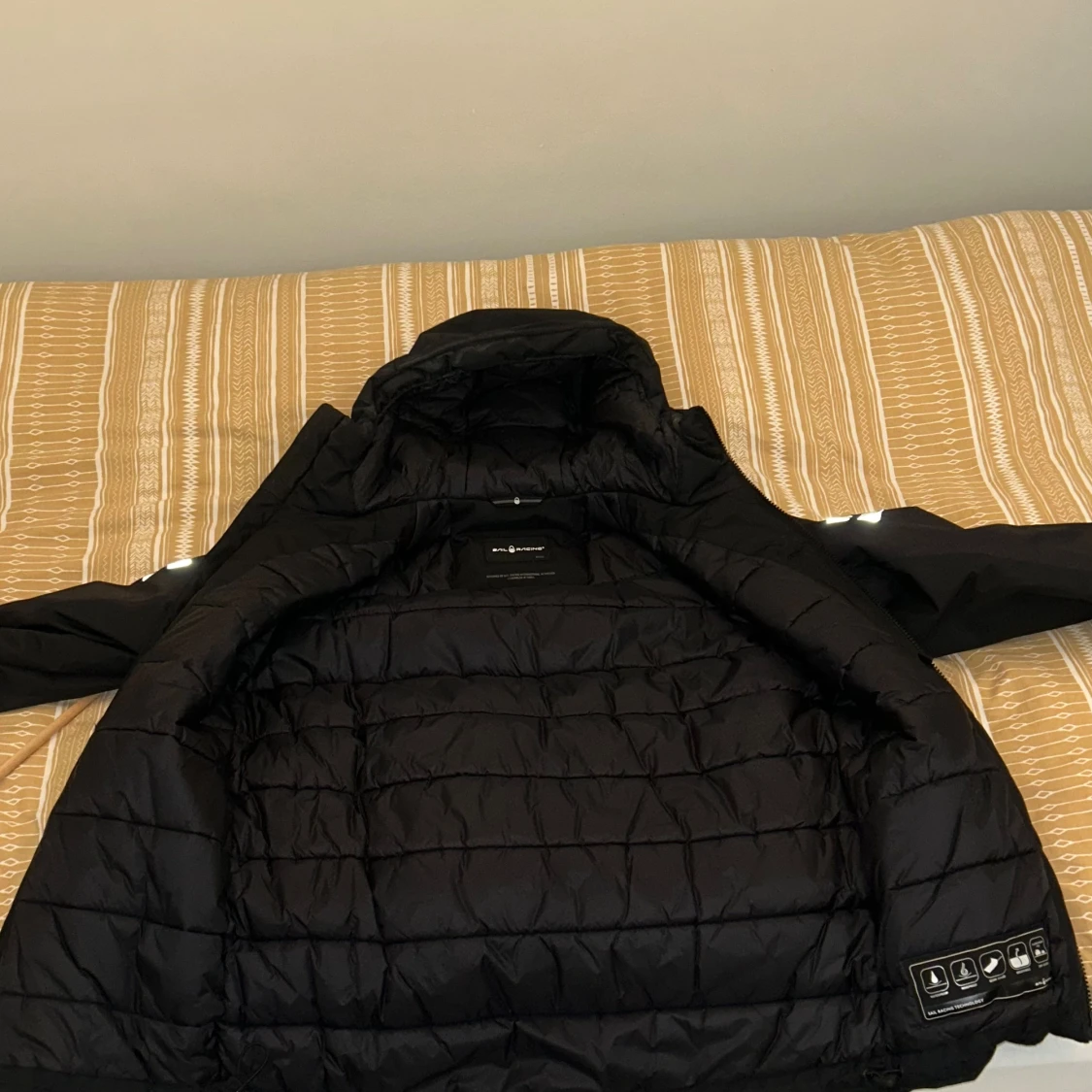 Svart vinterjacka från Sail Racing - 2