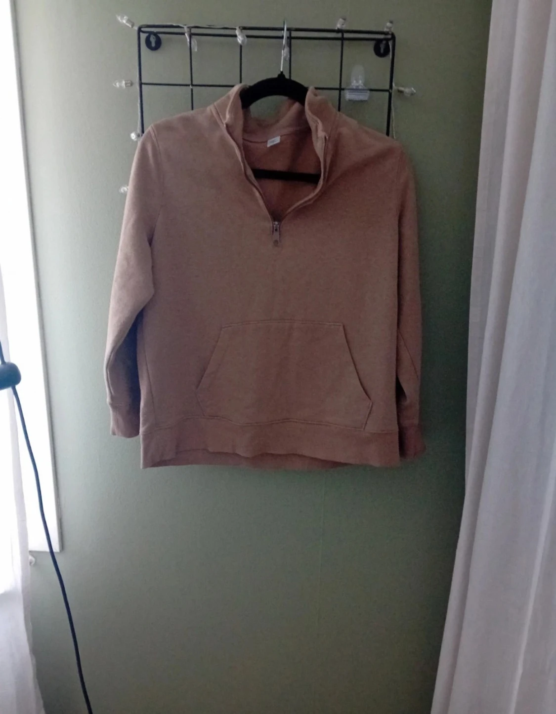 Beige half zip hoodie med ficka