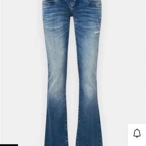 LTB Valerie blå jeans bootcut - Snygga blå jeans från LTB, modell Valerie, storlek W26 L30. Använda men fortfarande i bra skick.