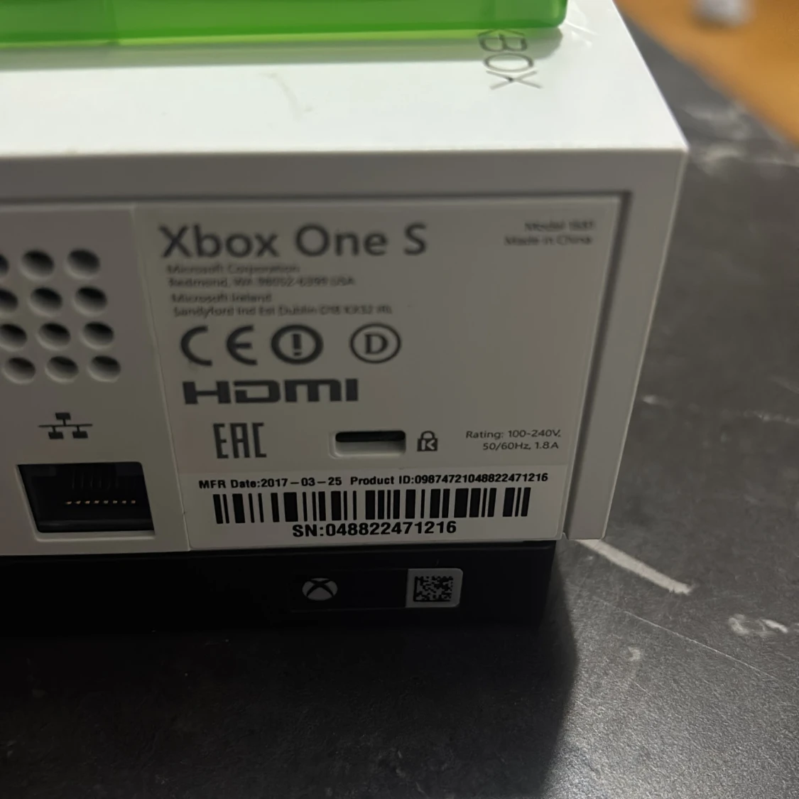 Xbox One S - 2
