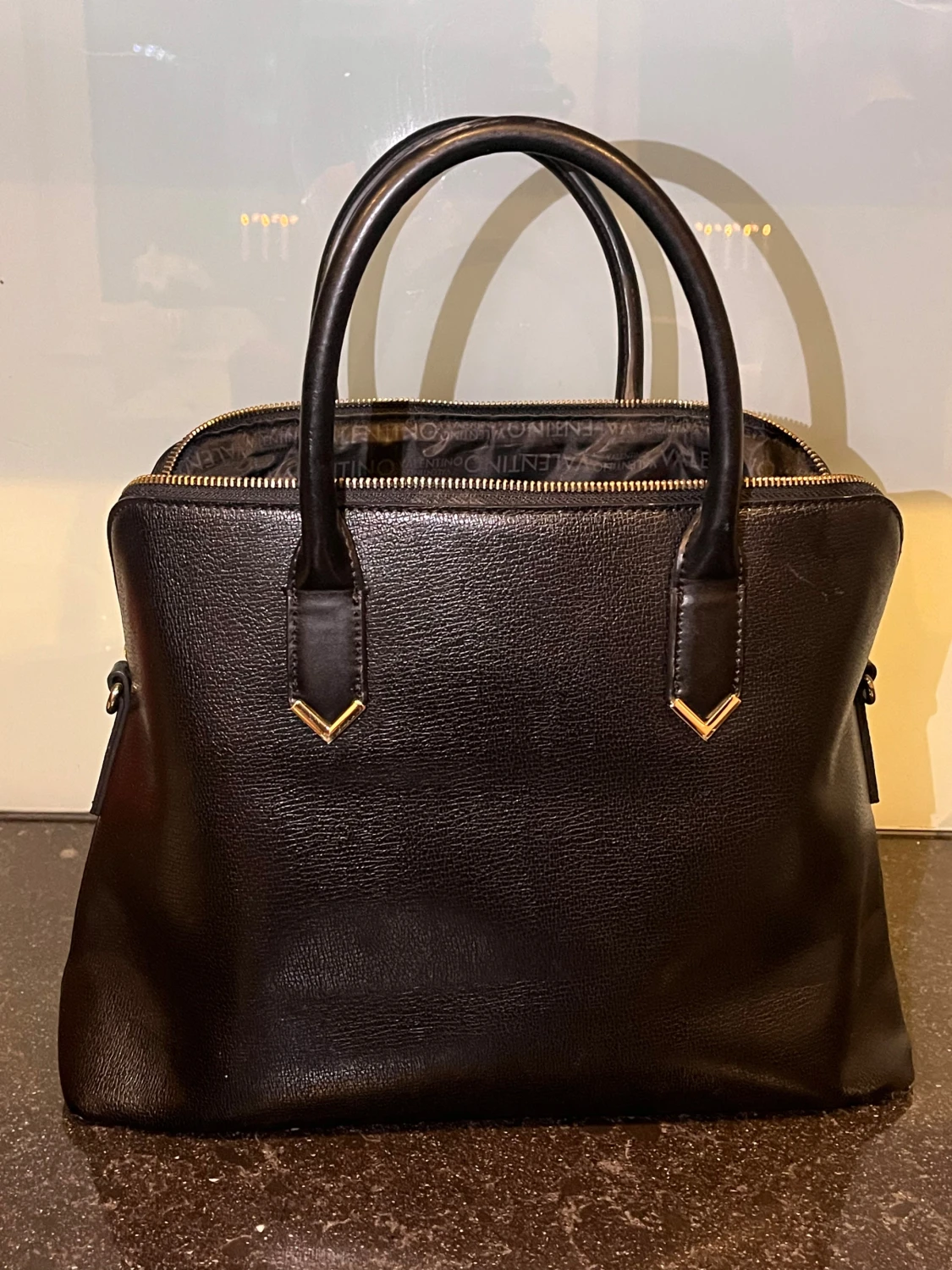 Svart handväska från Valentino - 2