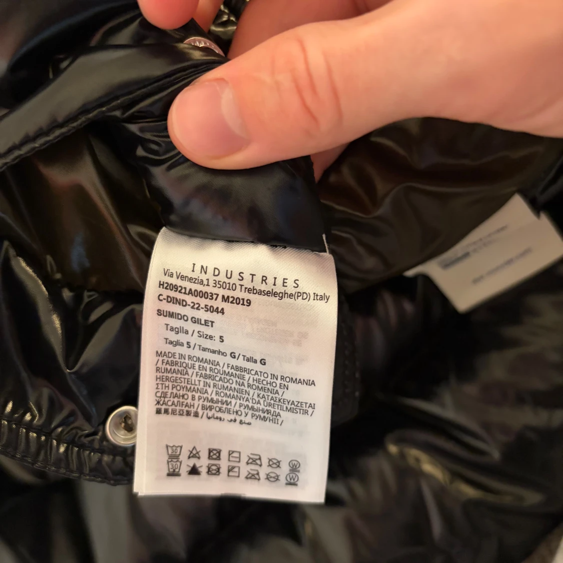 Svart Moncler pufferjacka med huva - 4