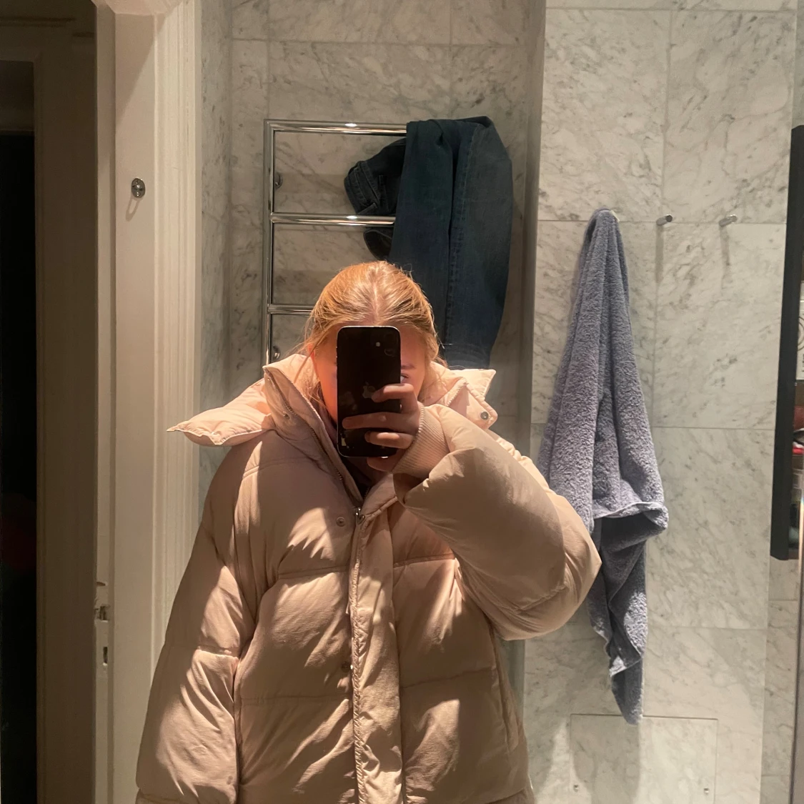 Ljusrosa pufferjacka med luva - 2