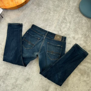 Crosshatch Hamstead - Säljer ett par unika slim jeans från Crosshatch. Modellen heter Hamstead. W32 L30. Tveka inte att fråga om priset eller fler bilder:)