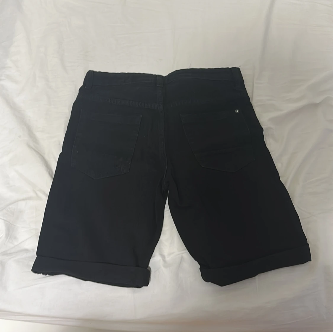 Svarta jeansshorts från Terranova - 1