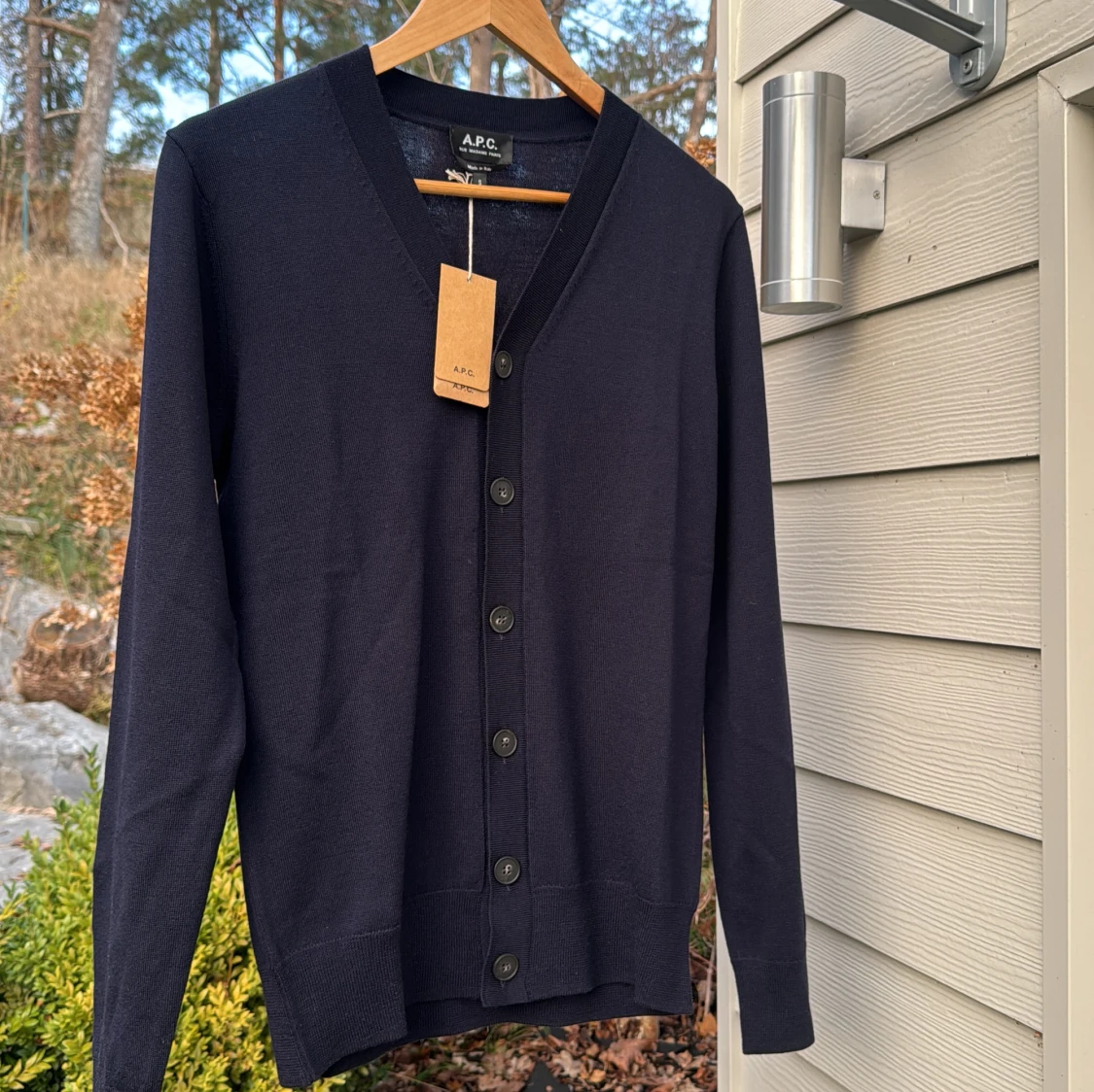 Mörkblå kofta från A.P.C.