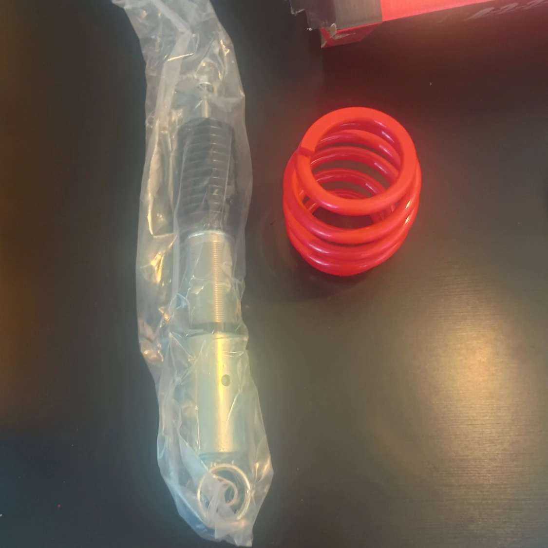 Röd fjäder till stötdämpare - 2