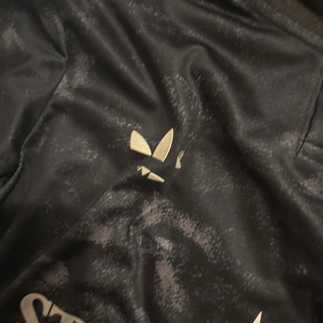 Svart Stone Island x Adidas fotbollströja - 1