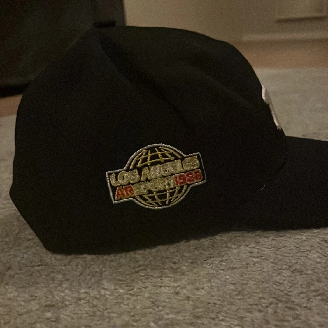 Svart keps med palmträd och LA-brodyr - 2