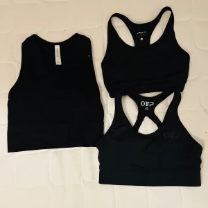 Tre träningstoppar  - Tre stycken träningstoppar i st XS. En från Craft, en från Kay Day och en från OTP. Fint skick. 