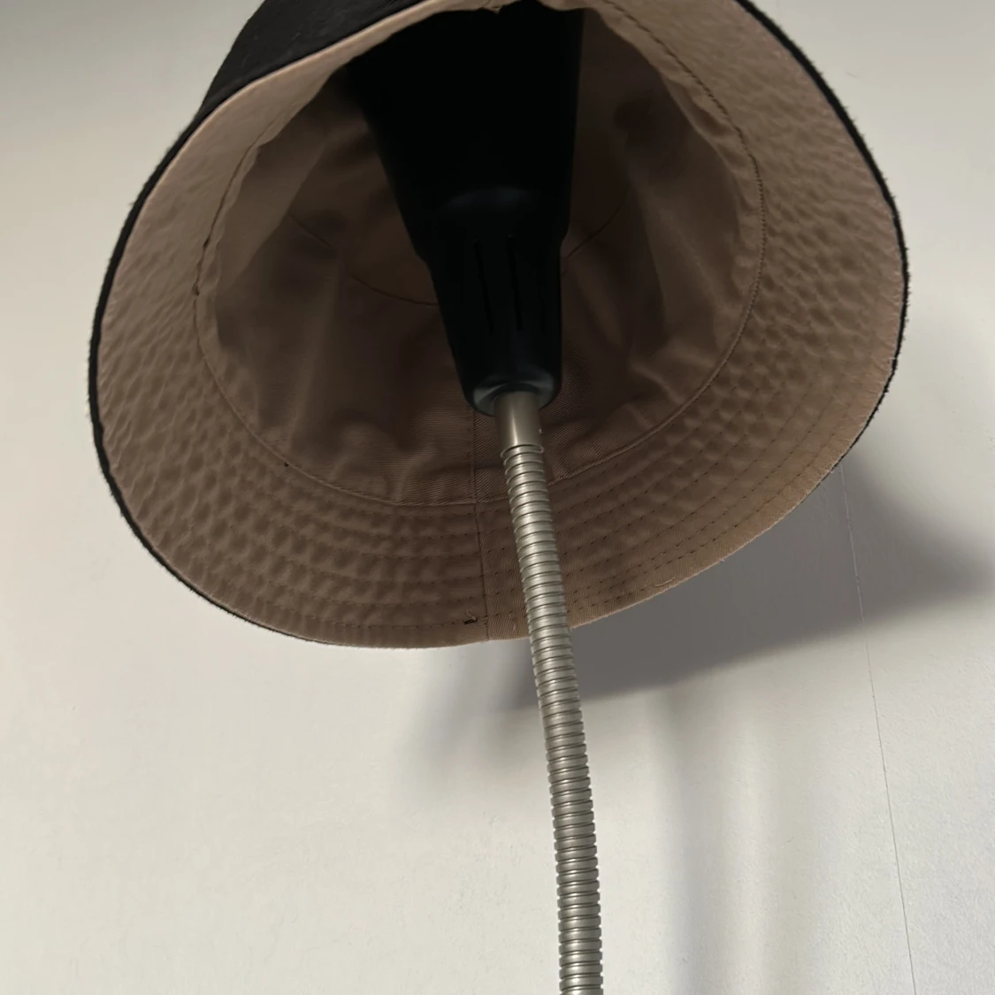 Svart bucket hatt - 1