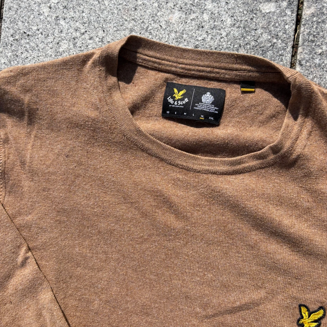 Brun stickad tröja från Lyle & Scott - 2