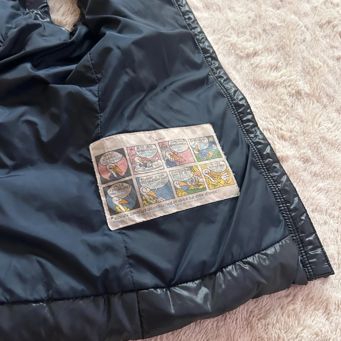 Marinblå dunväst från Moncler - 3