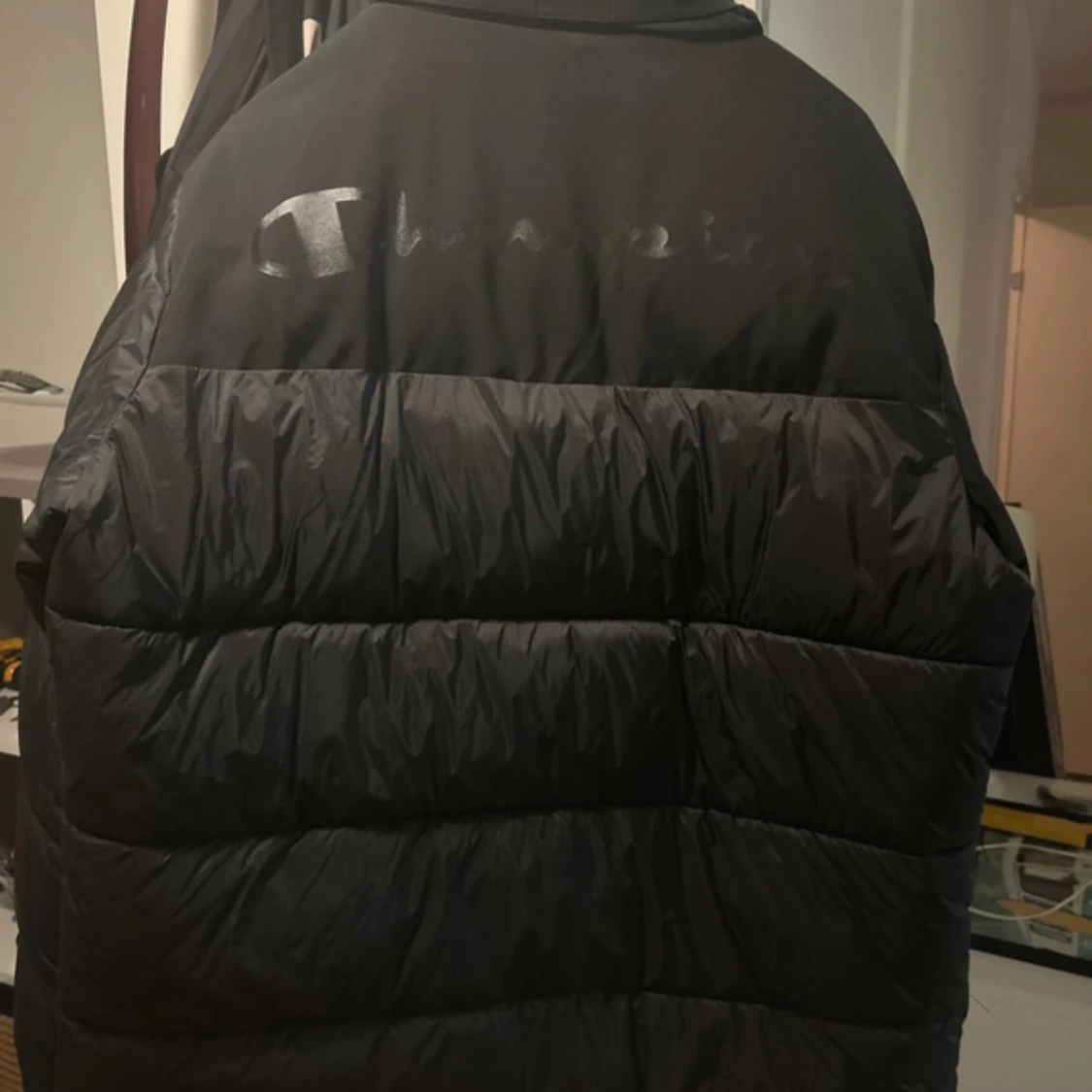 Svart pufferjacka från Champion  - 1