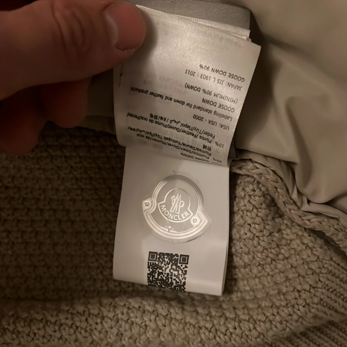 Beige Moncler dunjacka med stickade ärmar - 3