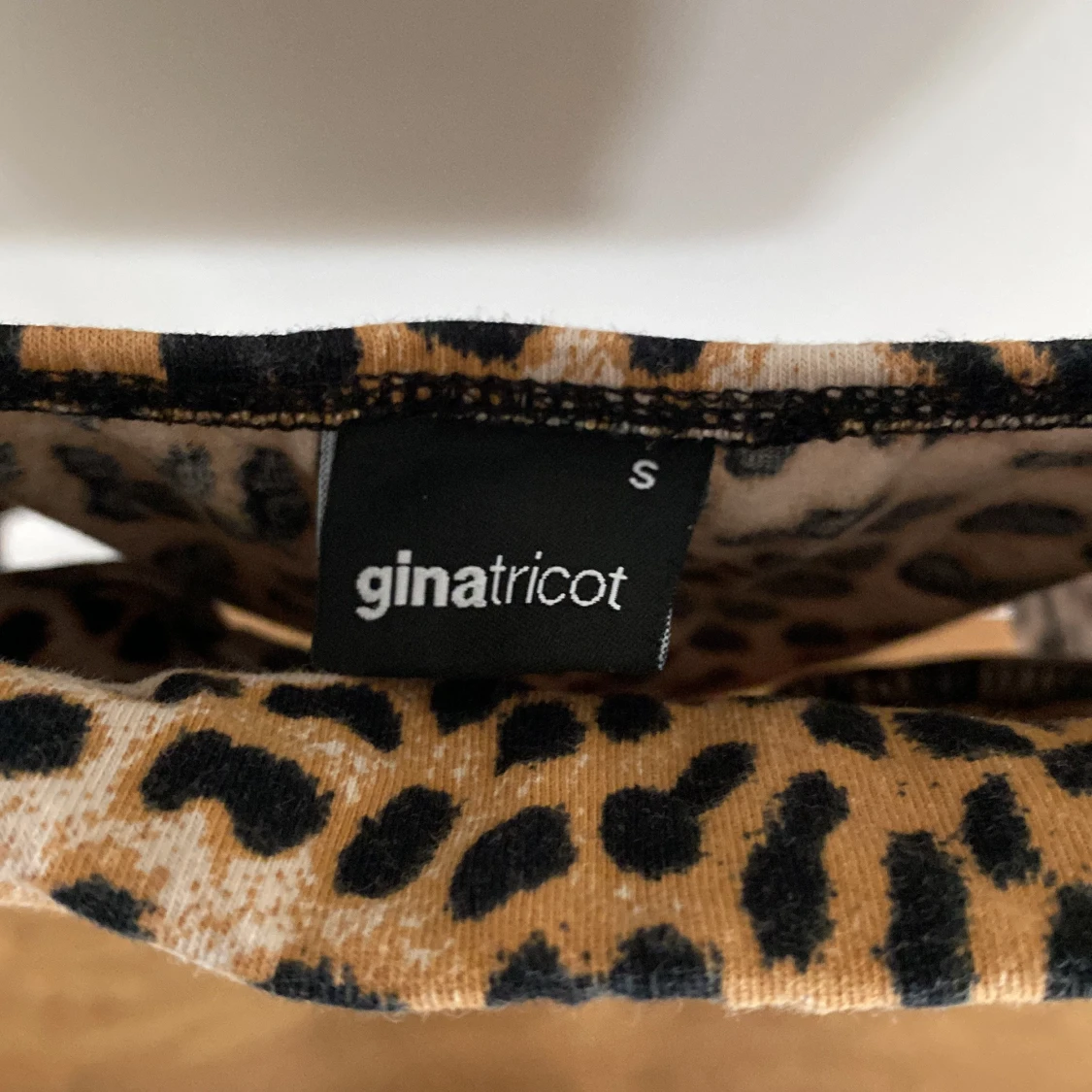 Leopardmönstrad linnetopp Gina Tricot - 1