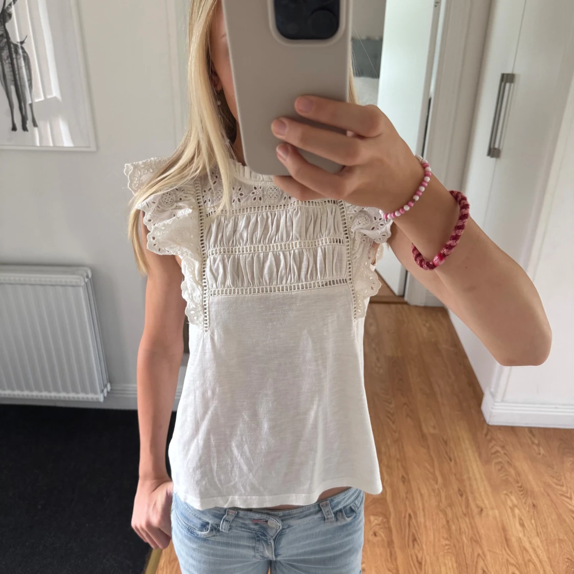 Vit blus med spets från Holly & Whyte