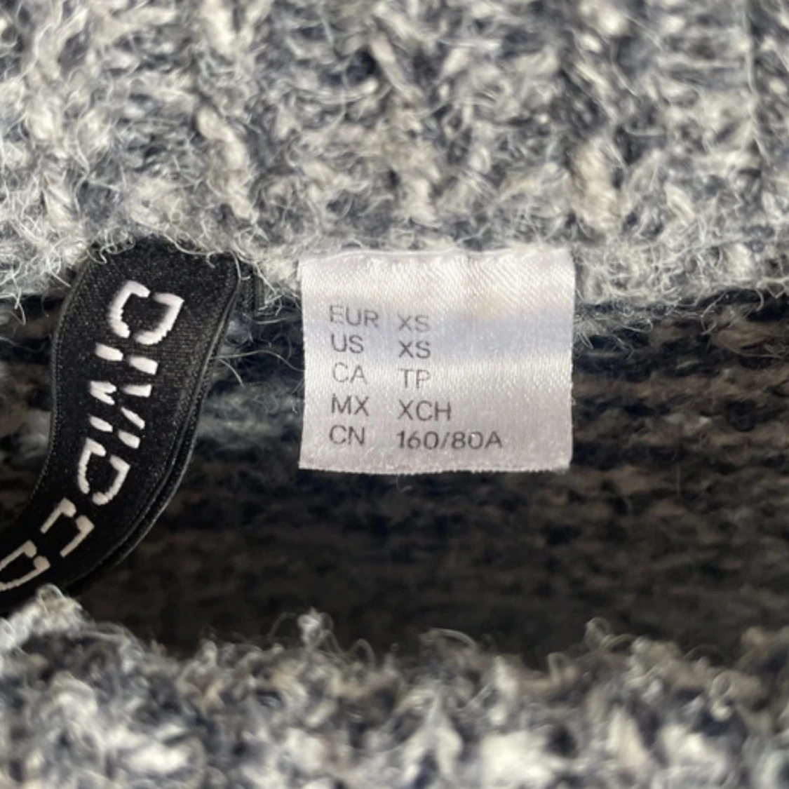 Grå stickad tröja från H&M Divided XS - 3