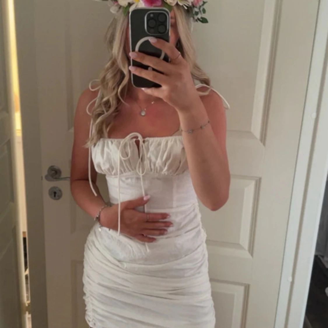 Vit kort klänning från Adoore