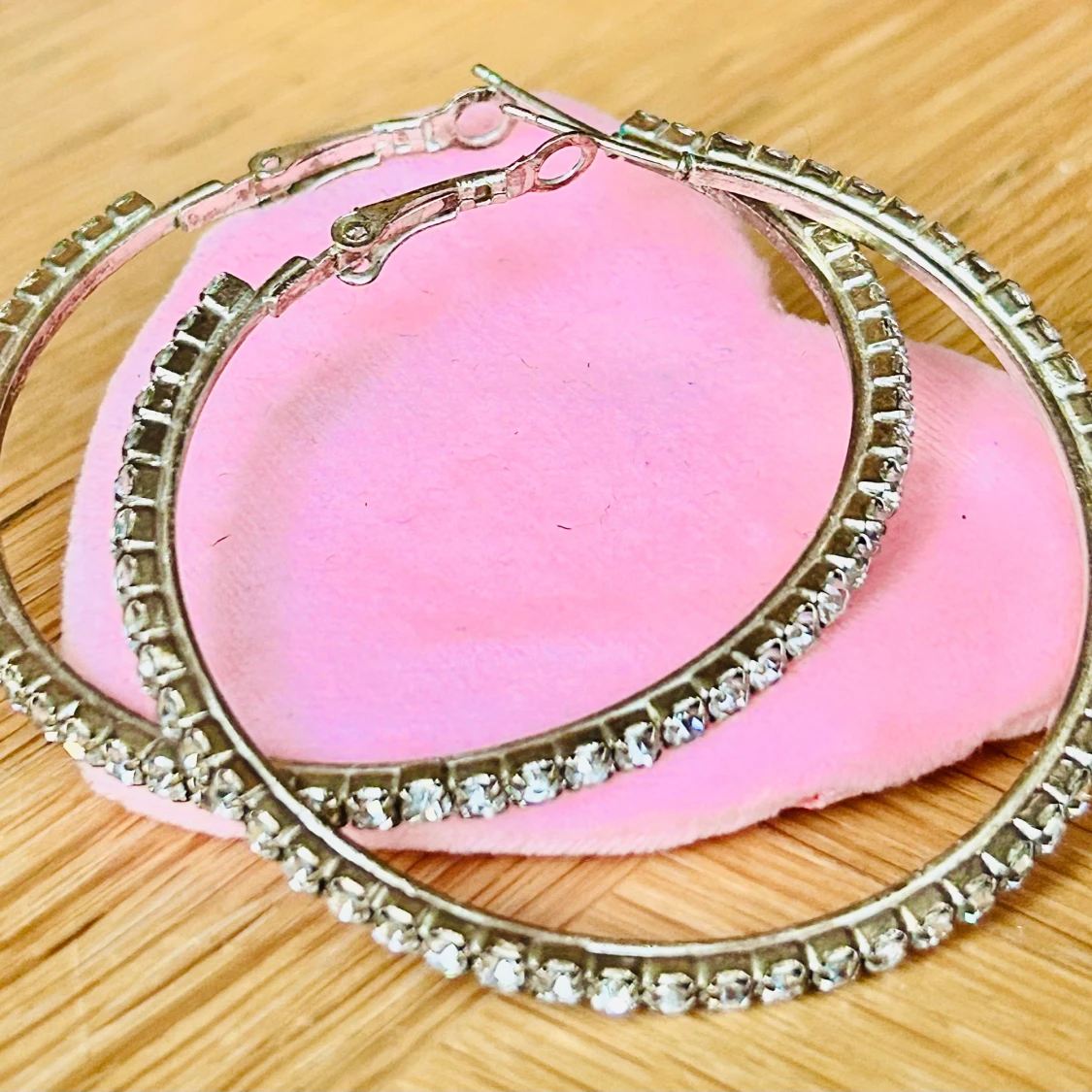 Fina  hoops med strass! - 2