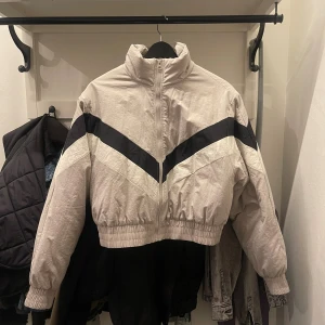 Jacka - Knappt använd