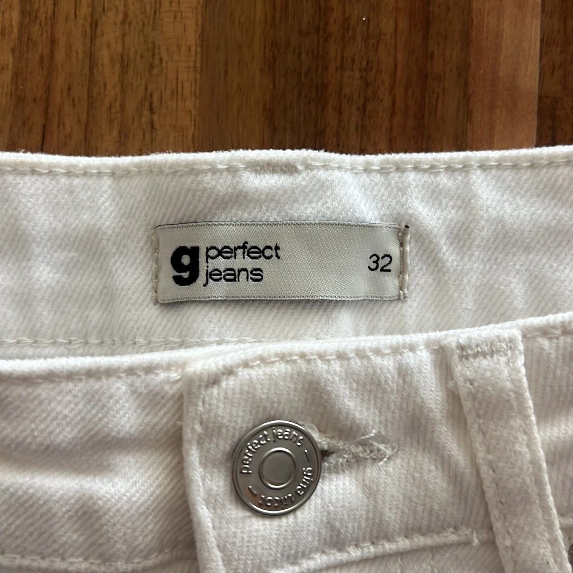 Vit jeanskjol från Gina tricot  - 4