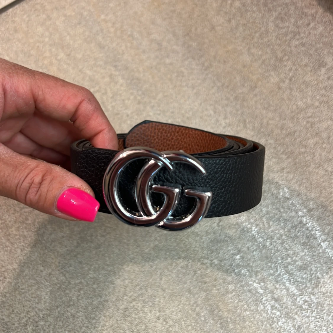 Svart skärp i skinn  - 1