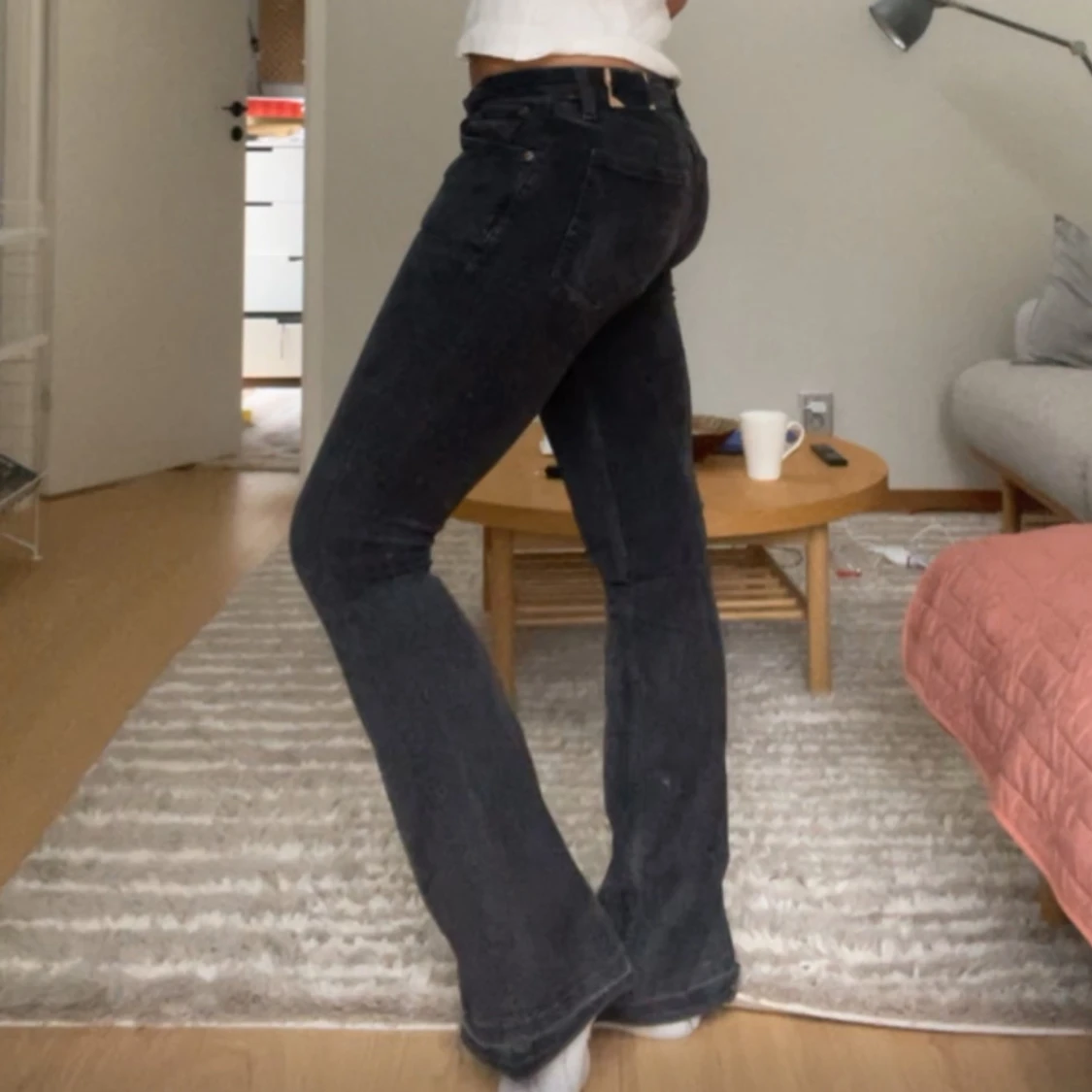 Svarta bootcut byxor från Flame - 1