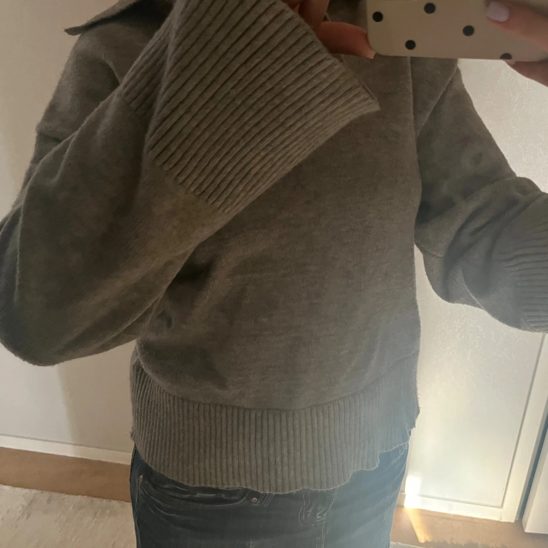 grå stickad tröja från Gina Tricot - 1