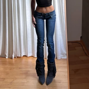 Lågmidjade skinny jeans - Vintage från Lee⭐️midja 36 innerben 78 jae 165