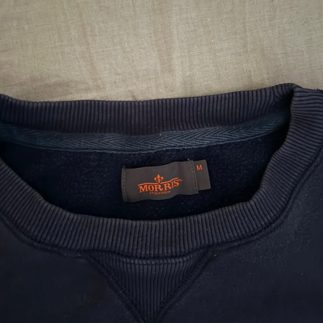 Mörkblå sweatshirt från Morris - 4