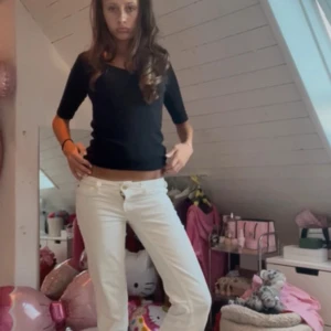 Samsøe Samsøe  svart ribbad tröja uringad  - Korta ärmar ribbat material ändas används några gånger jätte fin storlek xs 🪽🪽🪽