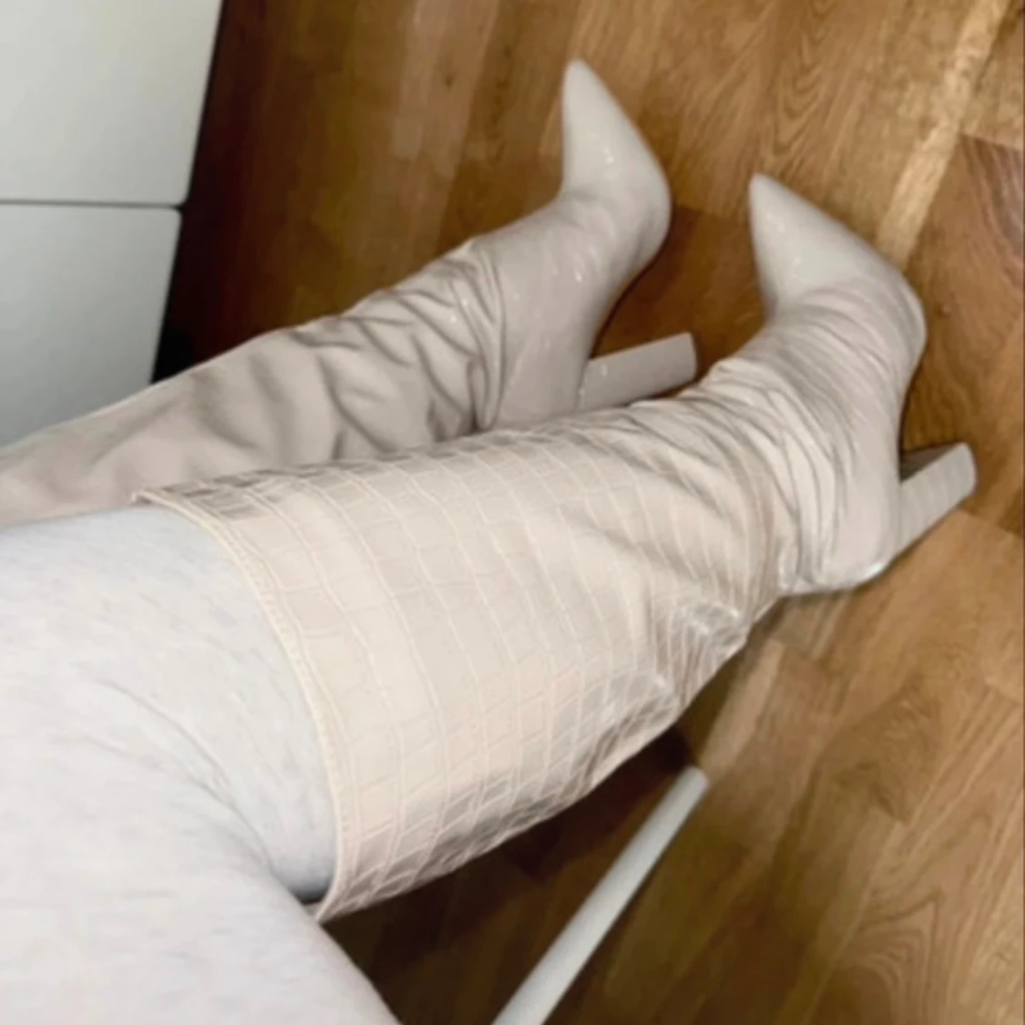 Beiga höga boots med klack - 1