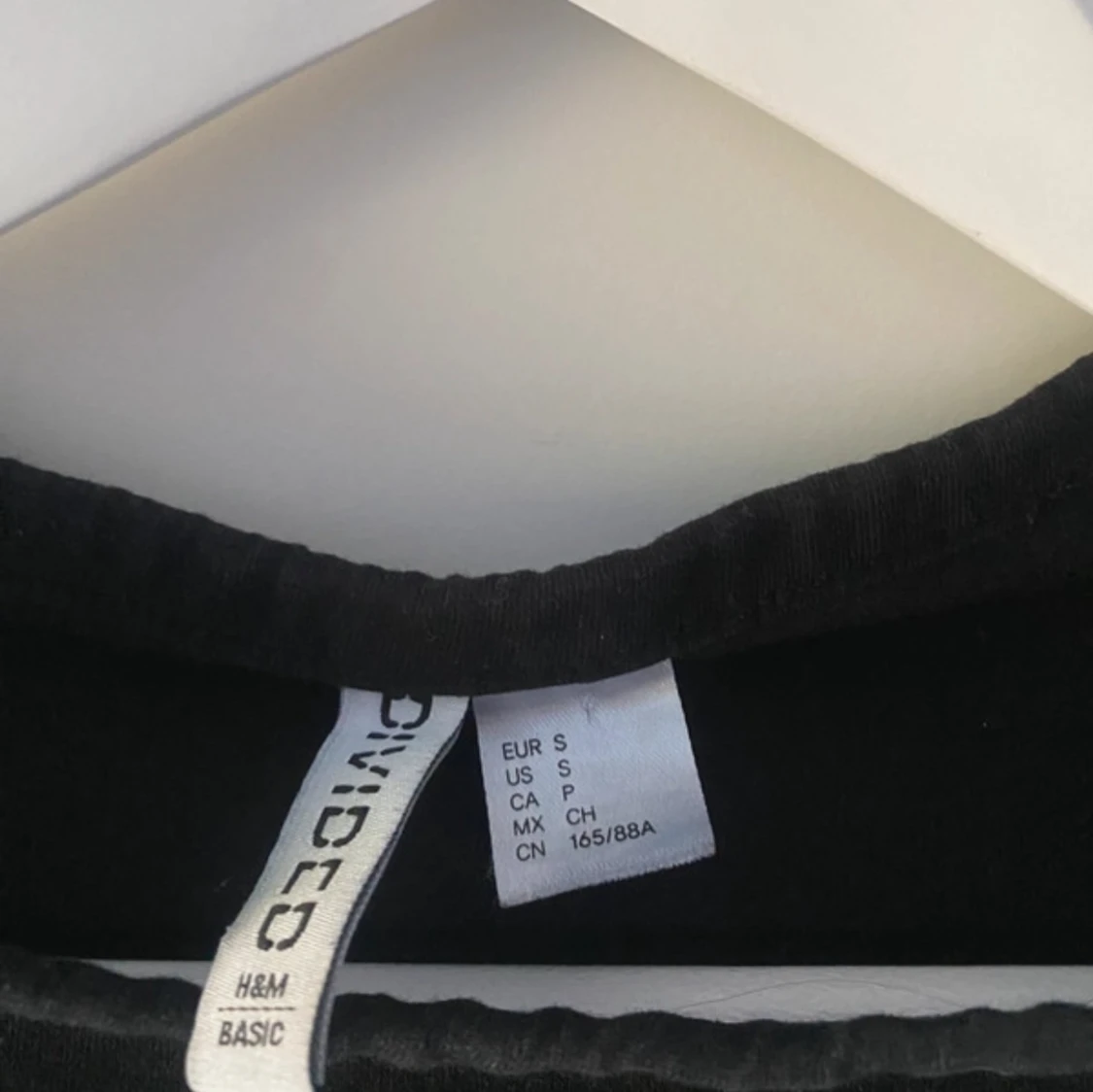 Svart croppad topp från H&M Divided - 1