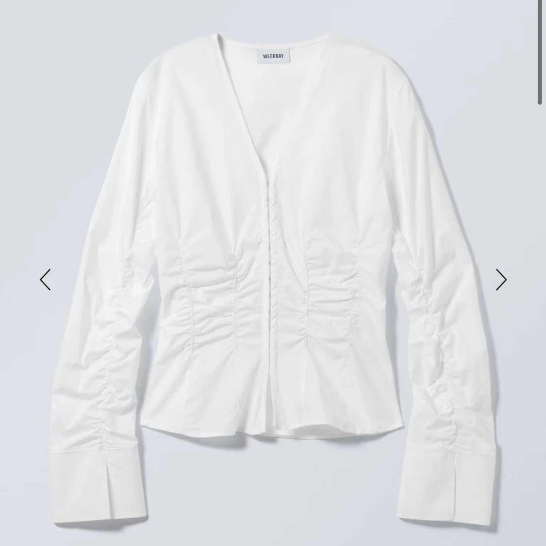 Slutsåld skjorta/blus från Weekday