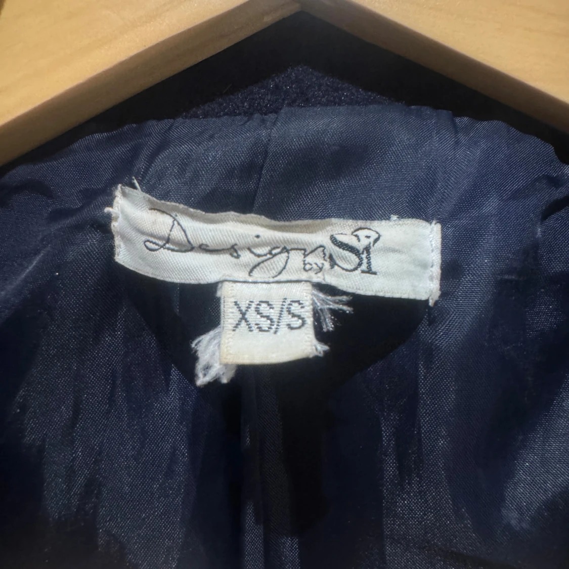 Mörkblå skepparkavaj från Design by Si - 1