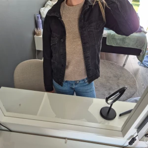 Svart jeansjacka - Passar till allt❣️