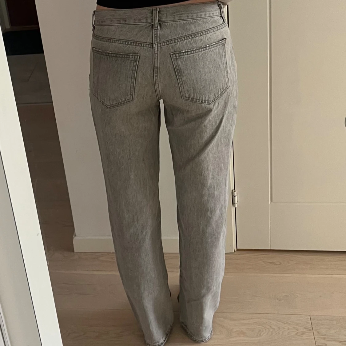 Lågmidjade jeans från Gina Tricot - 1