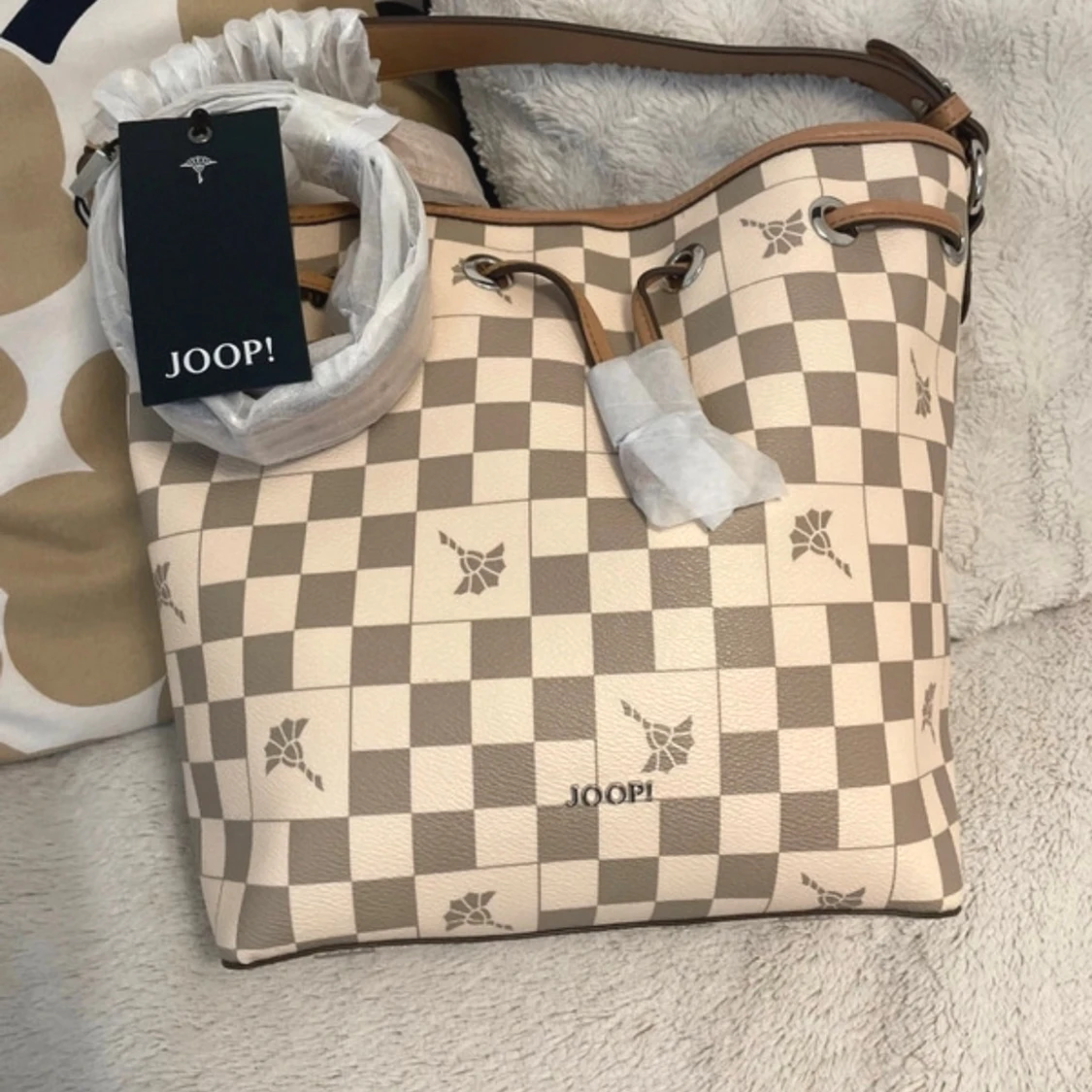 JOOP! Flora piazza handbag with a strap - 2